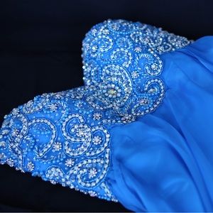 Sherri Hill blue prom dress